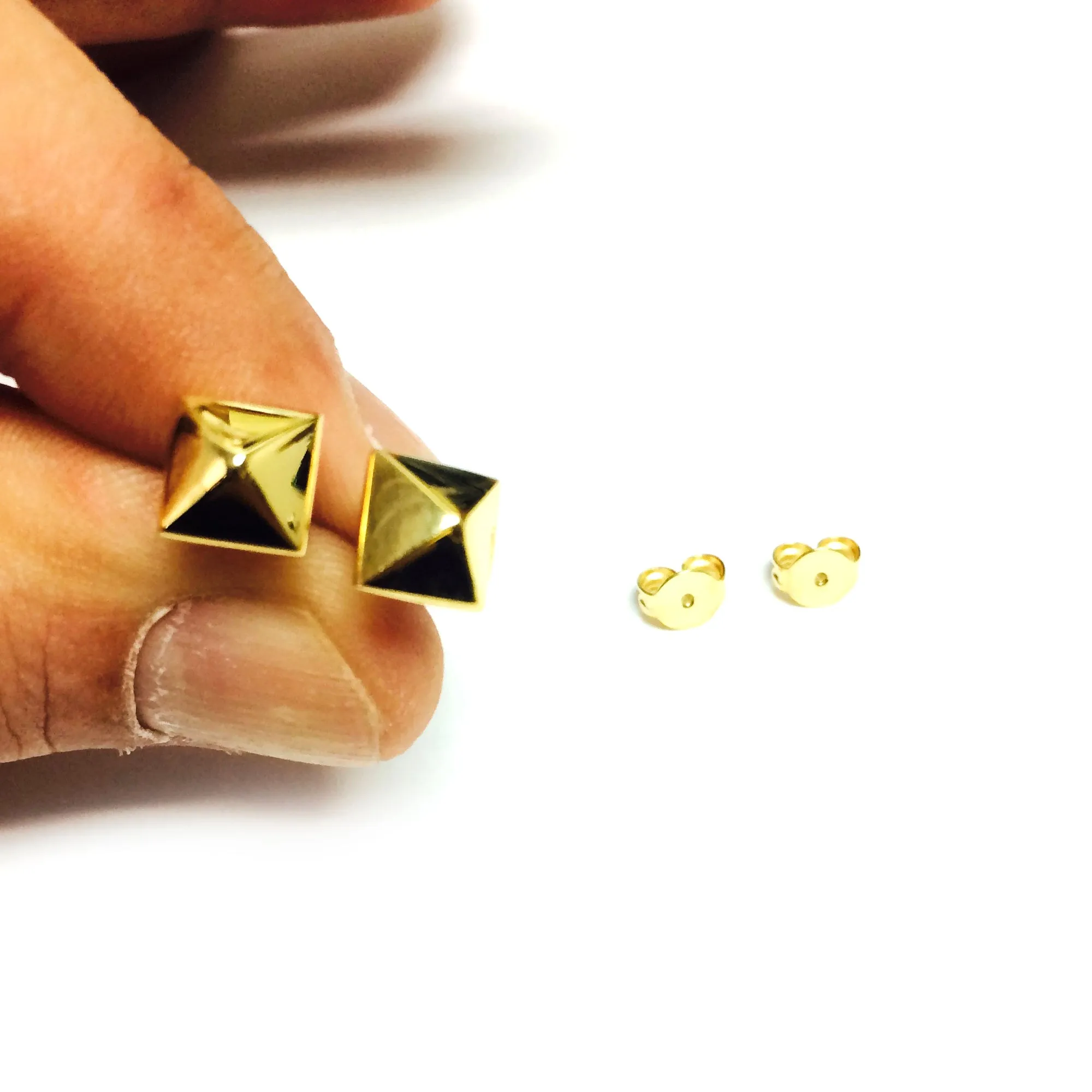 14K Gold Yellow Pyramid Style Stud Earrings