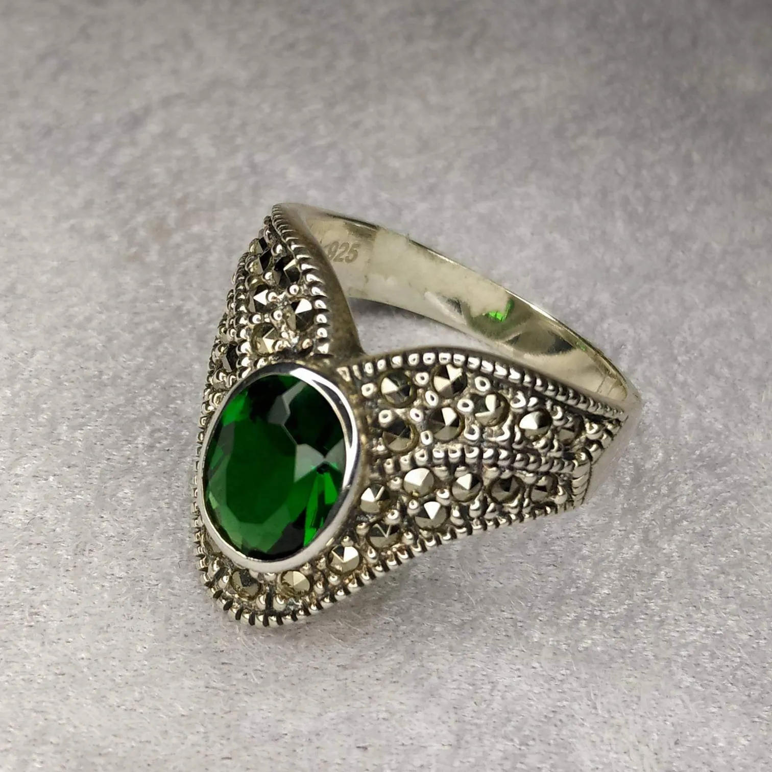 Art Deco Ring Silver Emerald Green Marcasite wishbone