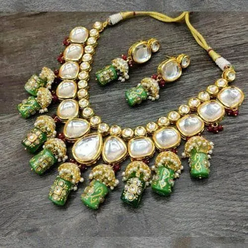 Big Kundan With Jumki Hanging