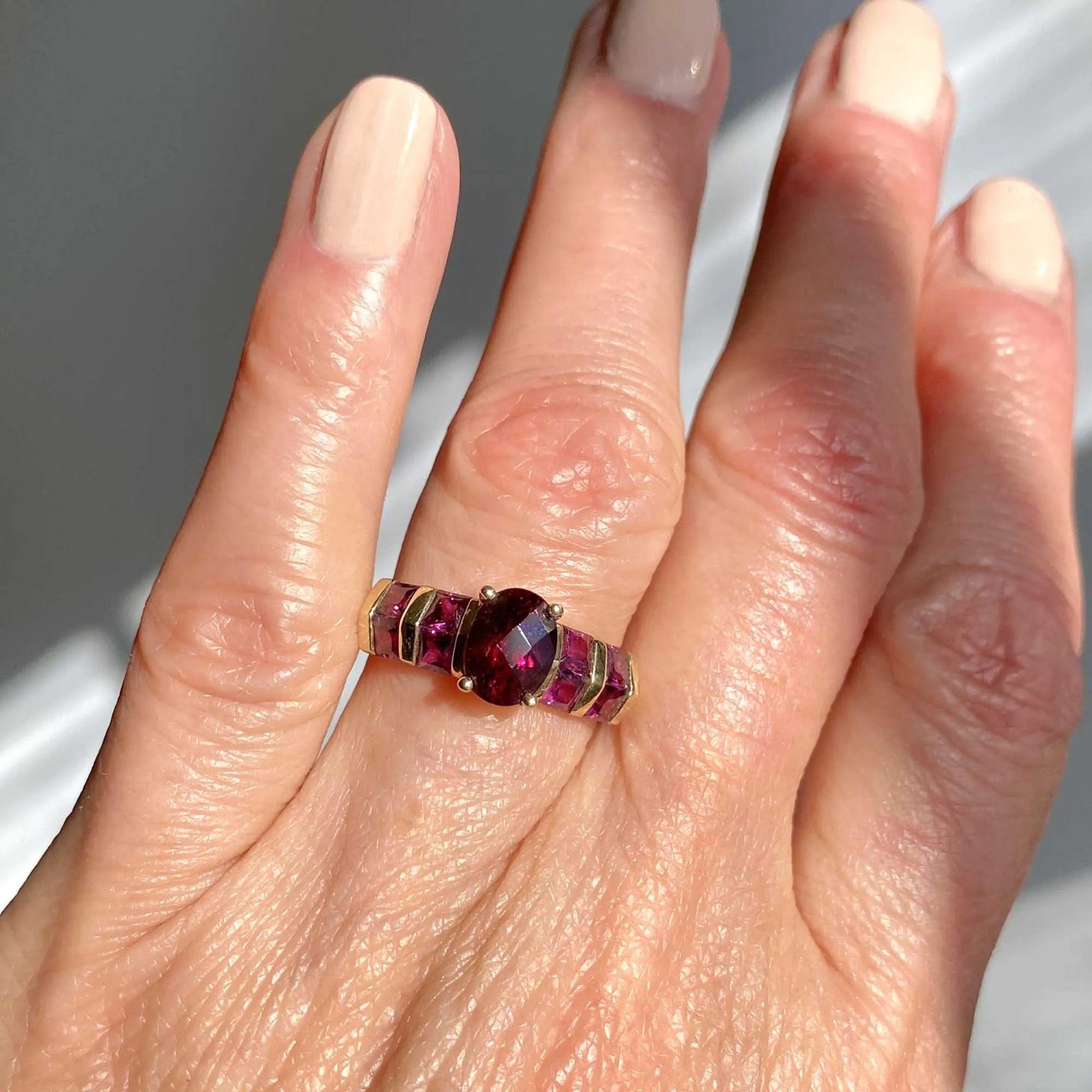 Checkerboard Cut Rhodolite Garnet Ring Band in Gold