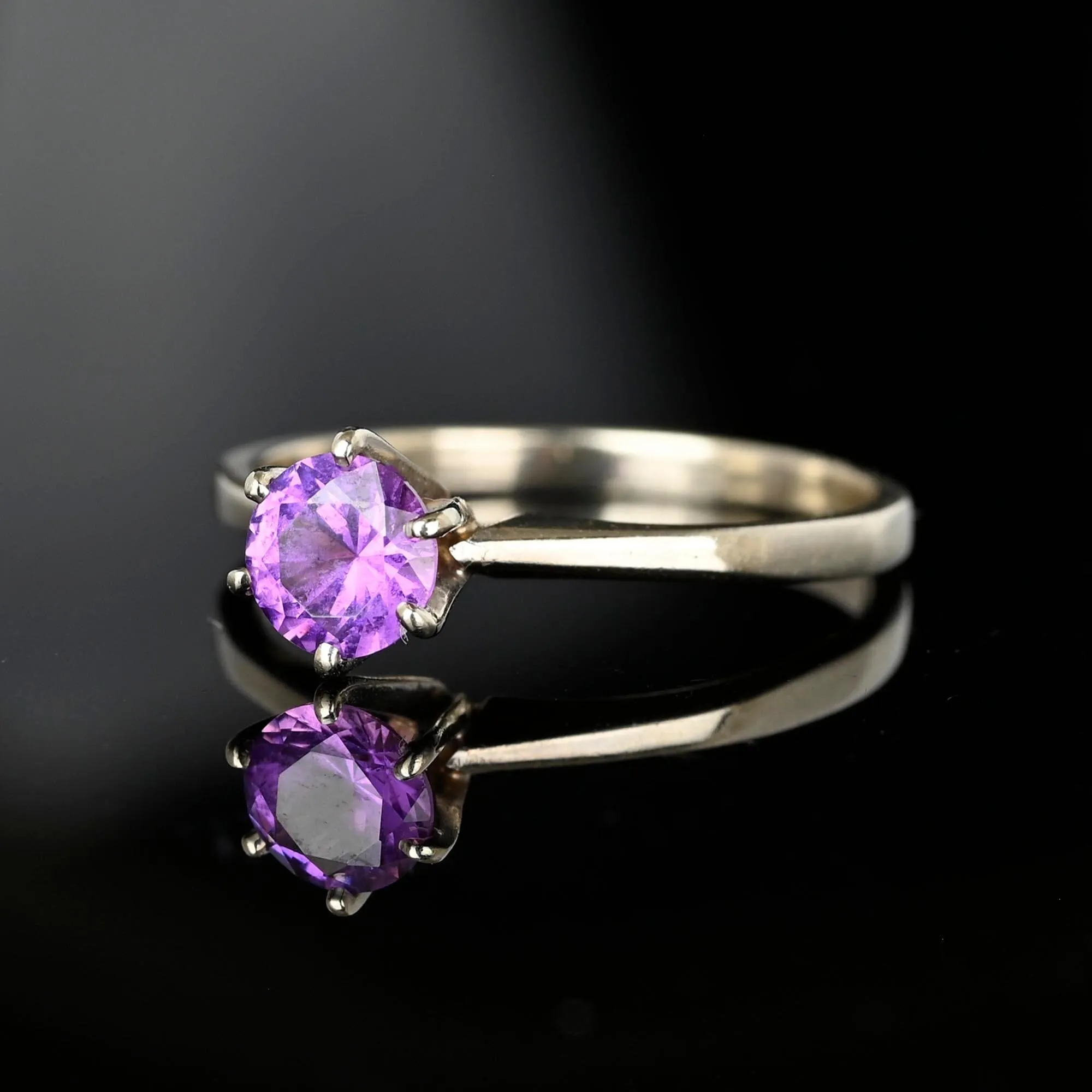 Estate 10K White Gold Solitaire Amethyst Ring