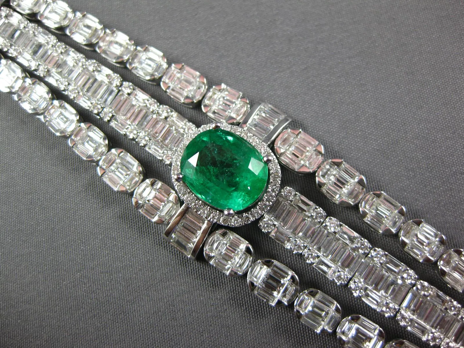 EXTRA LARGE 16.19CT DIAMOND & AAA EMERALD 18K WHITE GOLD OVAL BALLERINA BRACELET