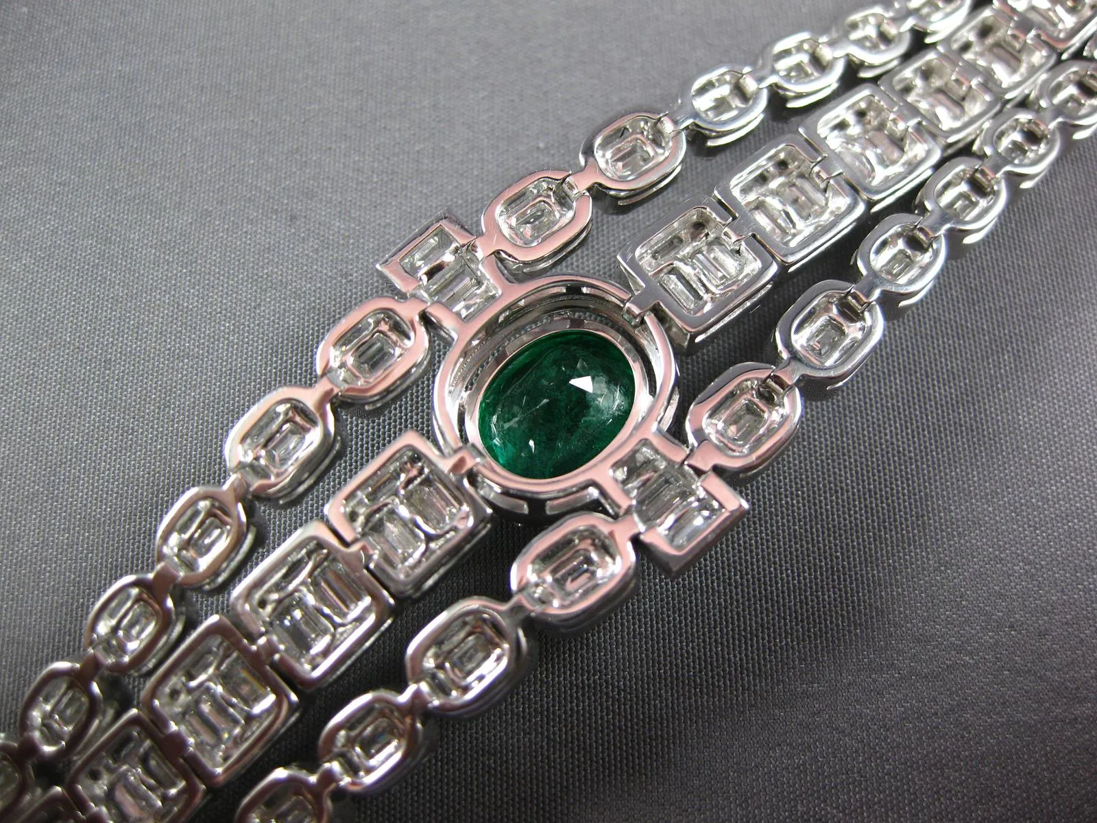 EXTRA LARGE 16.19CT DIAMOND & AAA EMERALD 18K WHITE GOLD OVAL BALLERINA BRACELET