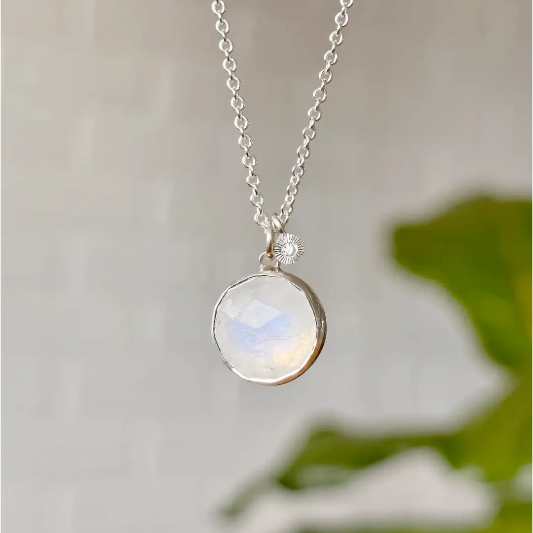 Moonstone Theia Necklace in Sterling Silver