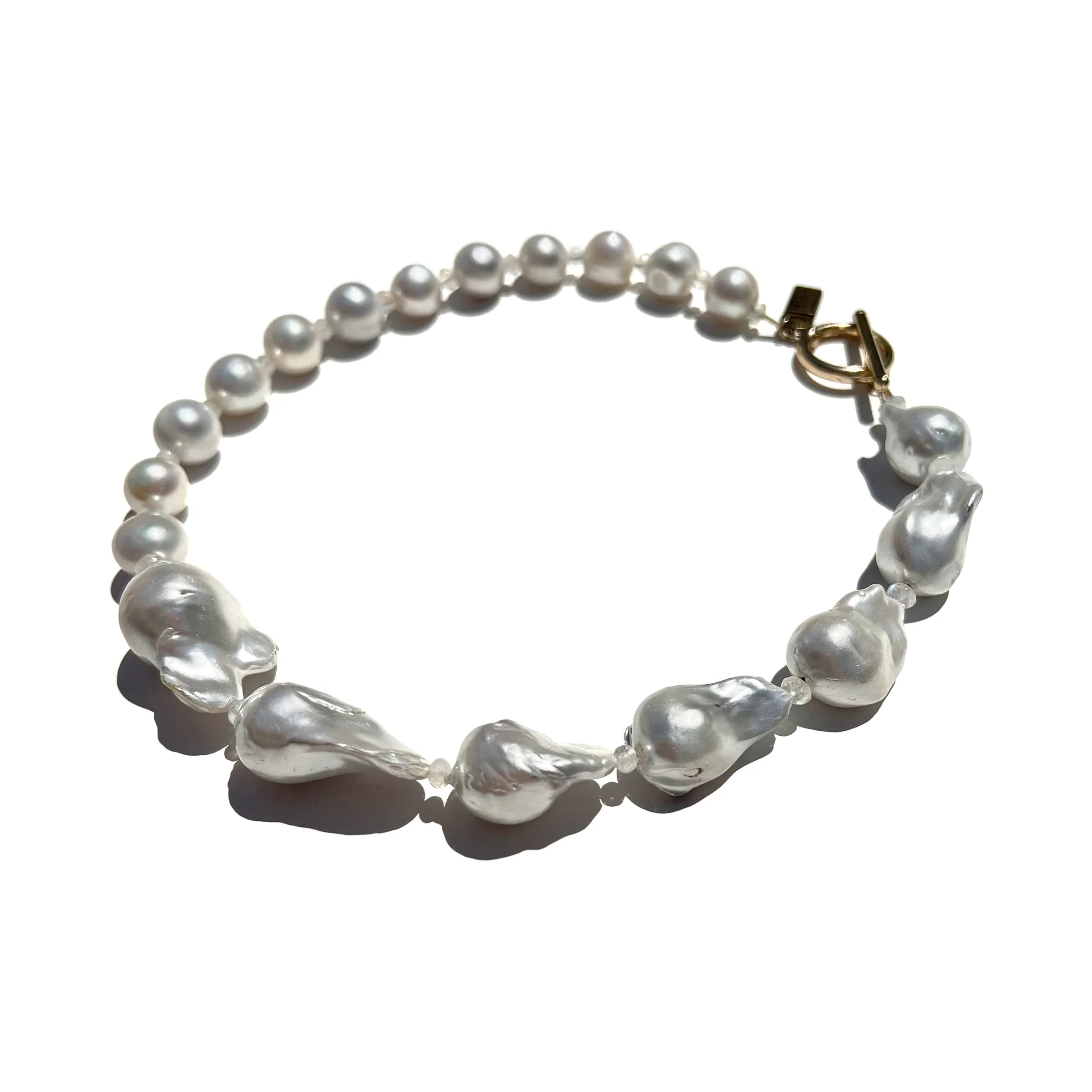 MPR x THE IMAGINARIUM: White Baroque Pearl Mix Necklace