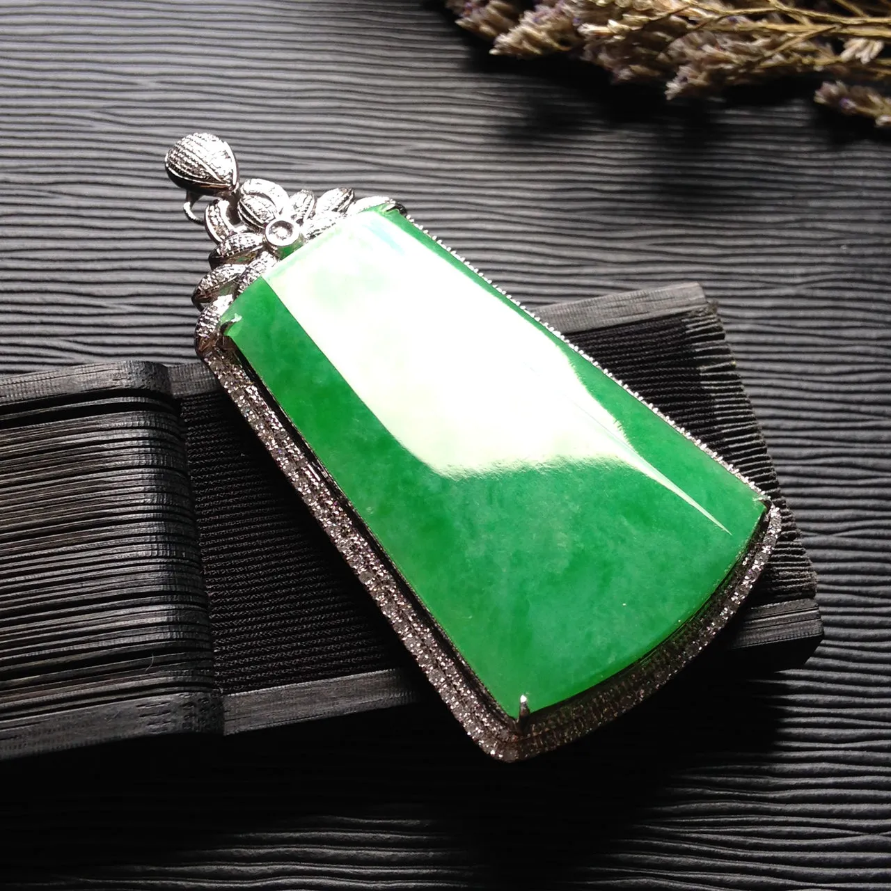 Natural Jade Pendant Jadeite Gold Pendant PT344