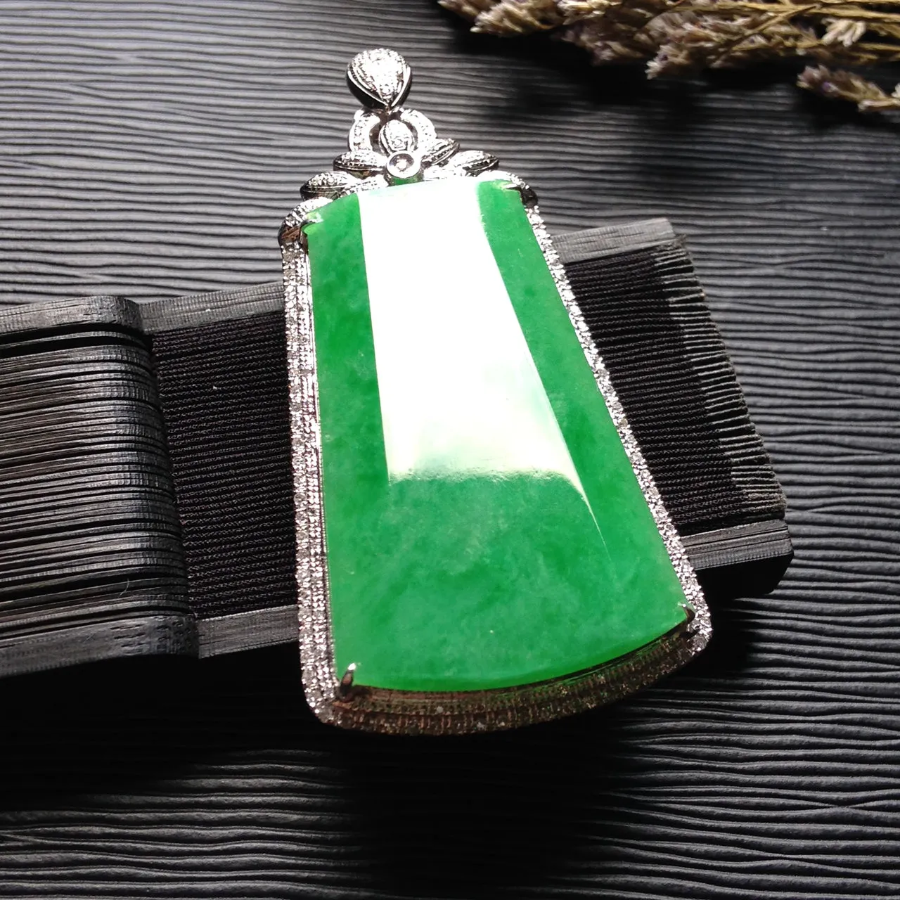 Natural Jade Pendant Jadeite Gold Pendant PT344