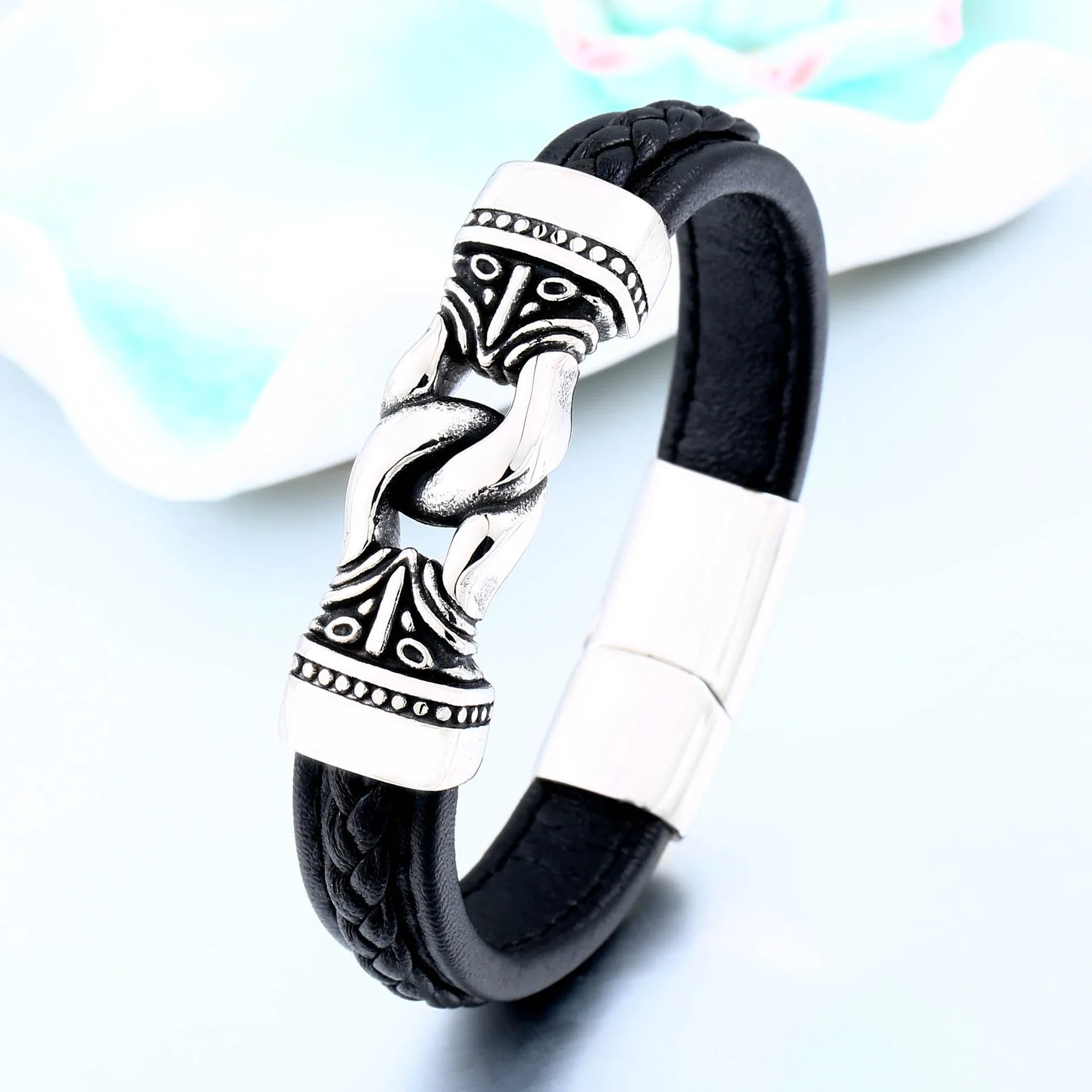 Retro Engraved Leather Bracelet for Men - Stylish Stainless Steel Fashion Jewelry