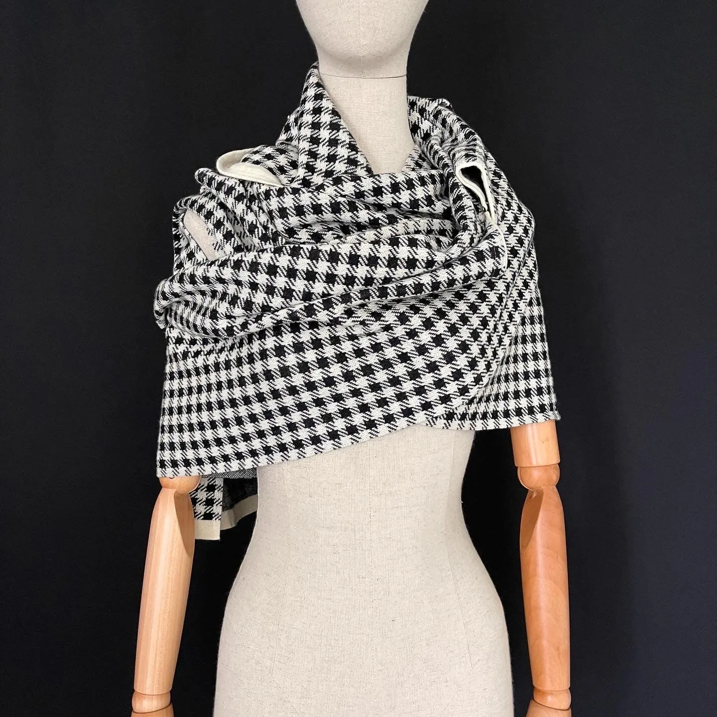 YOHJI YAMAMOTO Archive 2003 Houndstooth runway transformer scarf